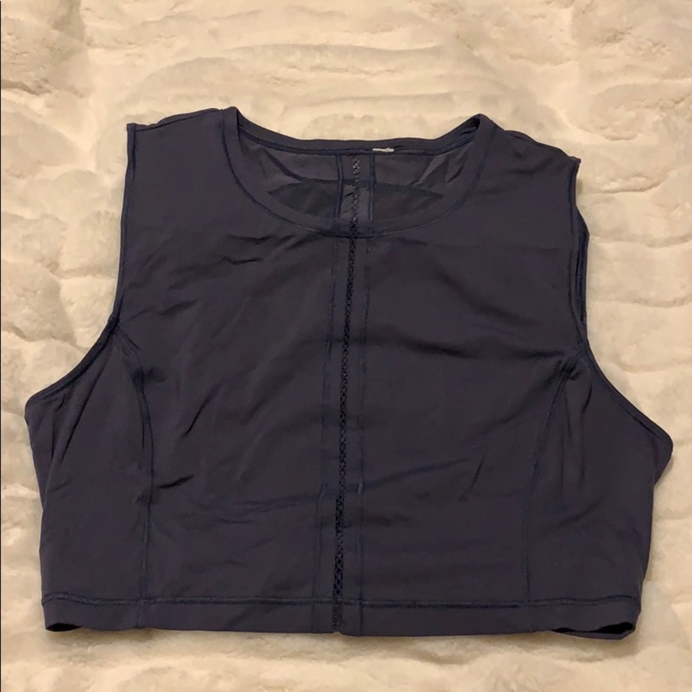 Lululemon sculpt it crop tank.